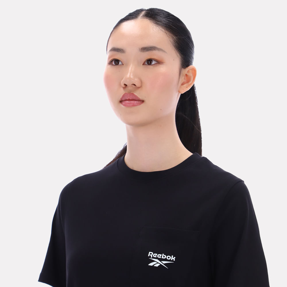 Camiseta Classics | Lex Small Logo Crw Ss Pocket Tee | Mujer - Imagen 4