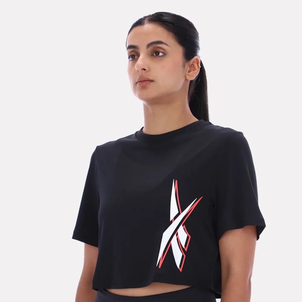 Top Deportivo Trainning | Sloan Core Graphic Crop Top | Mujer - Imagen 4