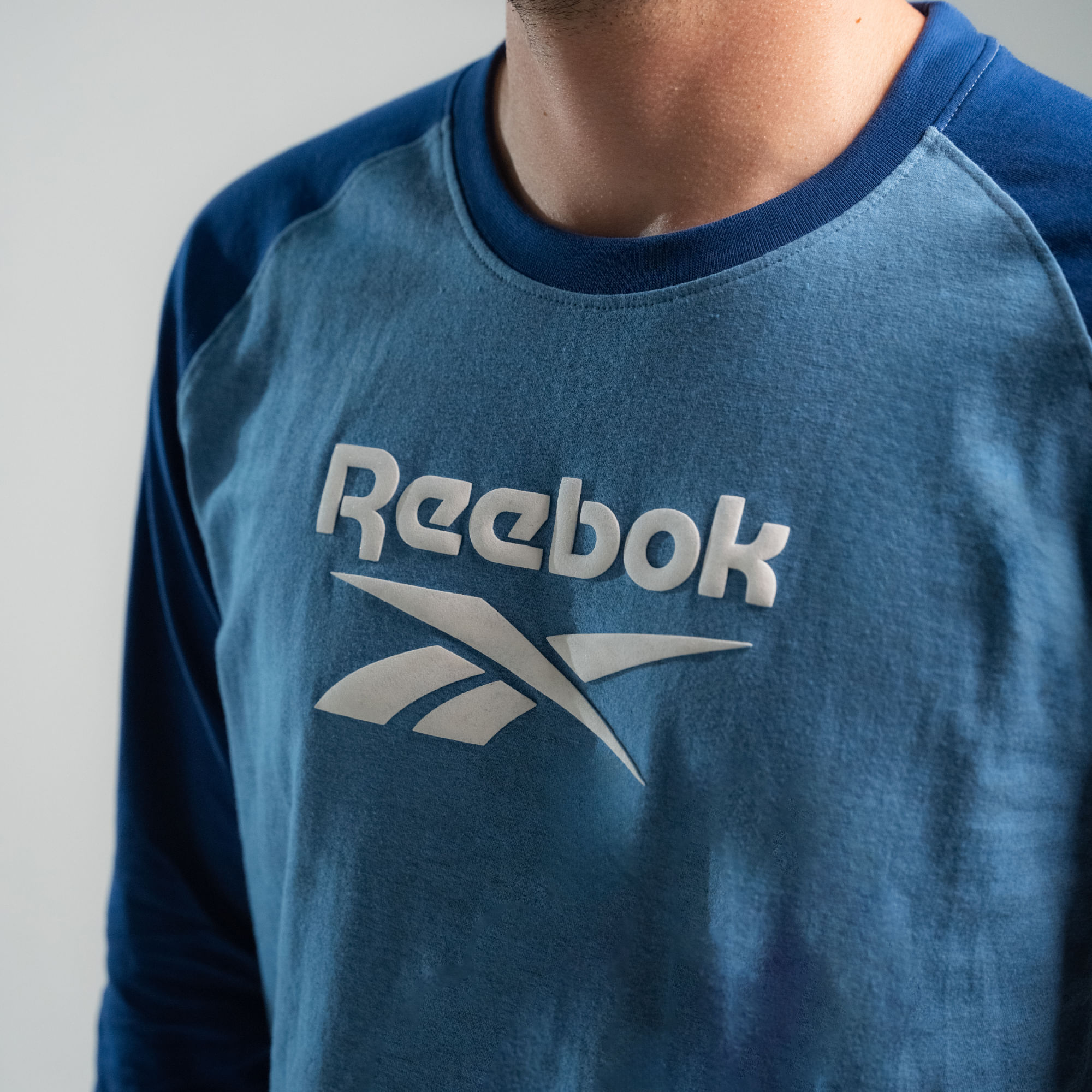 Camiseta Classics | Ranglan Chest Logo Tee | Hombre - Imagen 4
