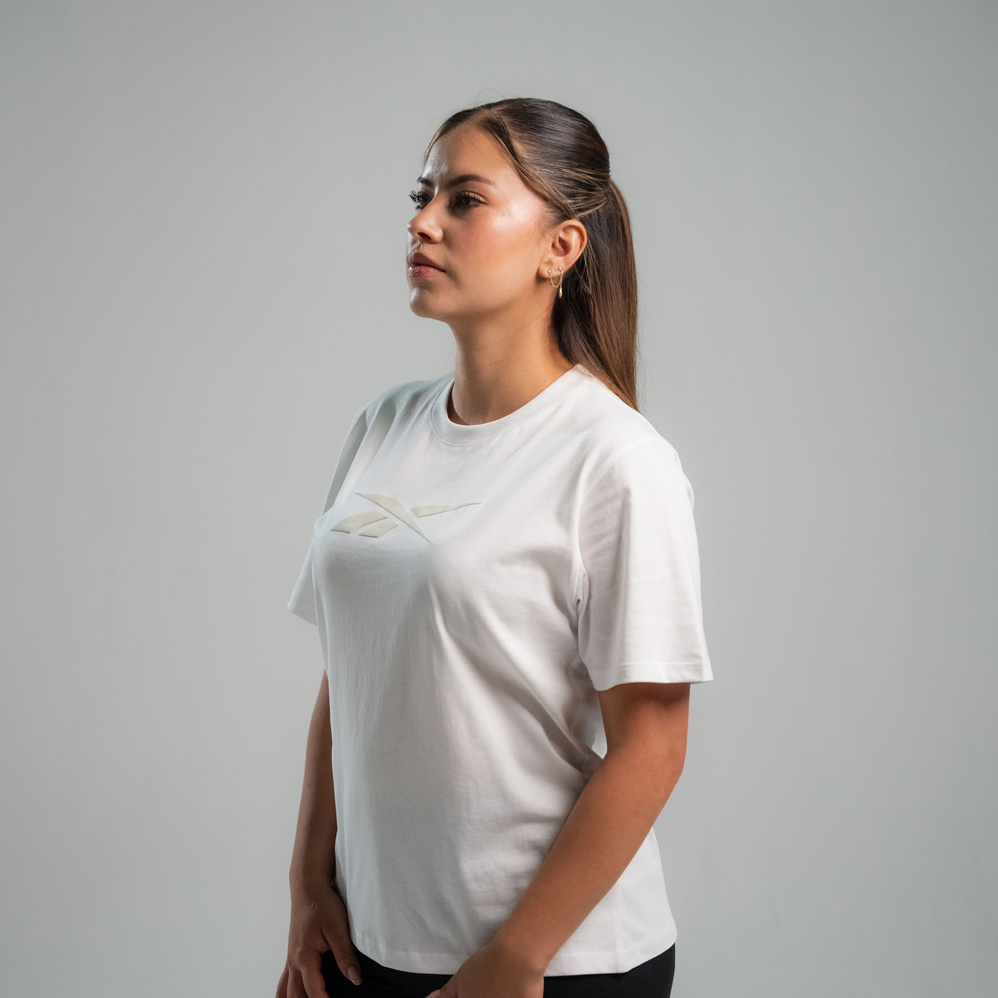 Camiseta Classics | W Chest Vector Logo Tee | Mujer - Imagen 2